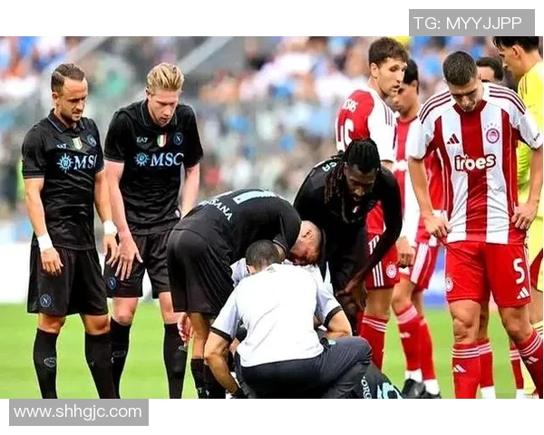 友谊赛精彩回顾：那不勒斯与曼联战成平局点球大战引发转会热议