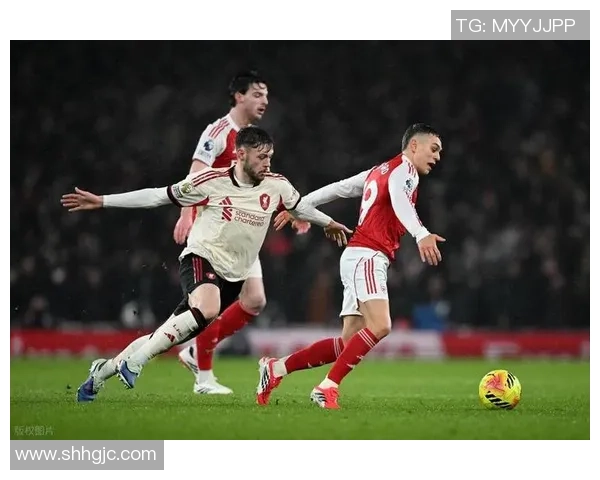 欧联杯惊现冷门阿森纳与利物浦激战成平局引发全场热议