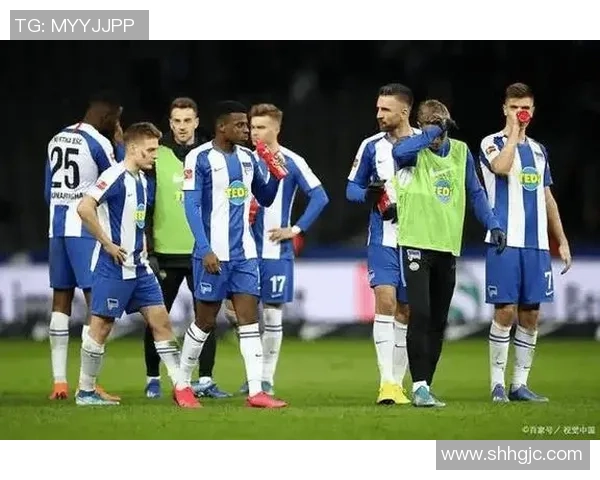 欧联杯焦点战：皇马凭借神扑力克曼联全场沸腾赛后点评精彩纷呈