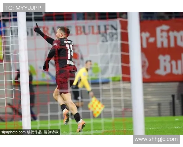 英超激战：莱比锡与波尔图互交白卷红牌事件引发全场热议