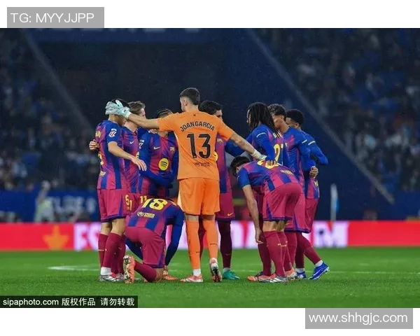 足总杯精彩对决曼联3-0逆袭巴萨战术解析与瞬间回顾