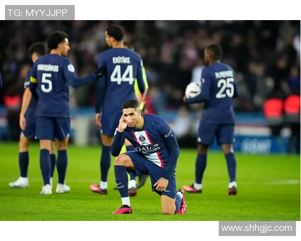 国王杯激战皇马与巴黎圣日耳曼战成平局乌龙球成比赛转折点解析 国王杯激战皇马与巴黎圣日耳曼战成平局乌龙球成比赛转折点解析