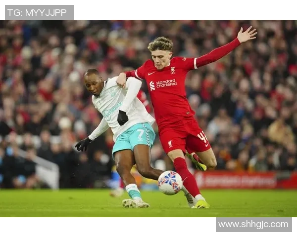 德甲激战：里昂狂胜本菲卡6-2神奇扑救点燃全场激情