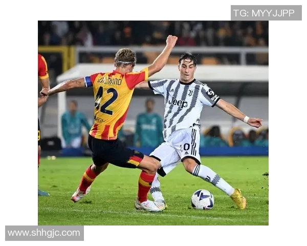 友谊赛精彩对决本菲卡与巴黎圣日耳曼平局红牌事件引发全场热议 友谊赛精彩对决本菲卡与巴黎圣日耳曼平局红牌事件引发全场热议