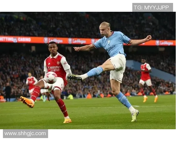 英超激战曼城小胜里昂乌龙球瞬间点燃全场激情与十大精彩进球回顾