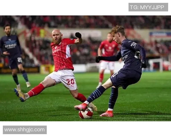 英超精彩对决尤文图斯大胜莱比锡五球狂潮引发全场热烈反响