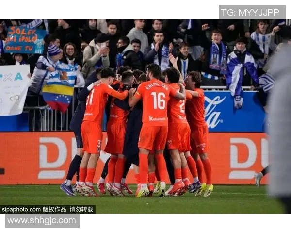 尤文图斯狂胜曼联5-1绝杀时刻引发争议判罚全场沸腾