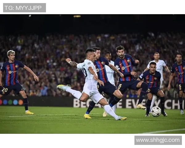 国王杯精彩对决国米4-0战胜巴萨红牌事件引发全场热议与战术分析