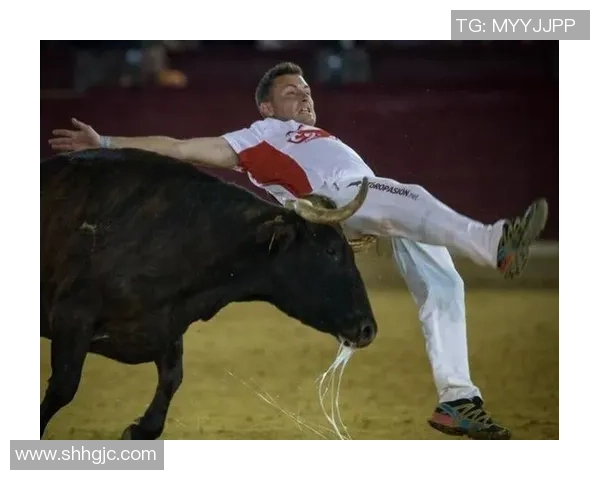国王杯激战里昂平利物浦全场瞬间沸腾精彩回顾与战报分析