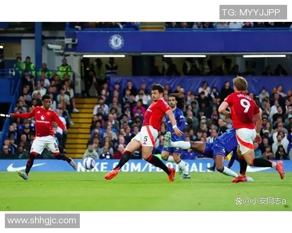 欧冠激战：拜仁主场3-0战胜曼城神奇扑救引爆全场激情