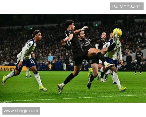 意甲激战：尤文图斯大胜曼城帽子戏法引发全场狂欢点评分析