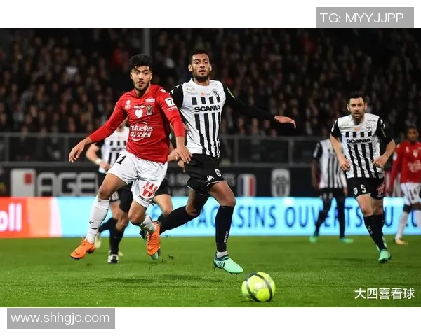 中超精彩对决曼城与巴黎圣日耳曼战成平局帽子戏法点燃全场激情